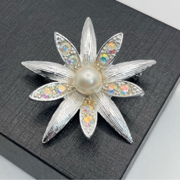 Emmons VTG 70's AB Crystal Pearl Starburst Flower Silver Signed 1.5" - Picture 1 of 7